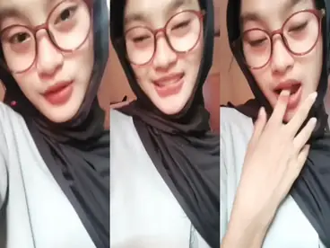bokep Ukhti Hijab Cantik jago Bikin Sange poster