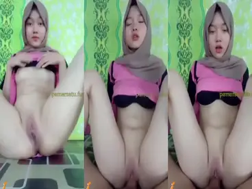 Hijab Imut doyan sepong kontol ngewe WOT poster