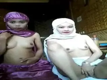 Ukhti Hijab Cantik Live Show Pamer Memek Becek poster