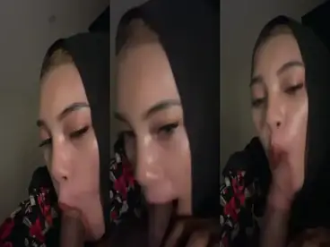 Ukhti Hijab Tiktokers Berparas Ayu Perhatian poster