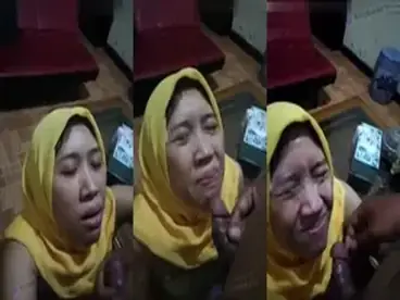 Ukhti Lugu Hijab Cantik Disembur Sperma Muka poster